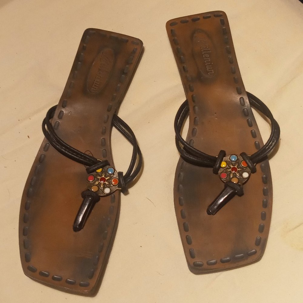 Milleniun sandles